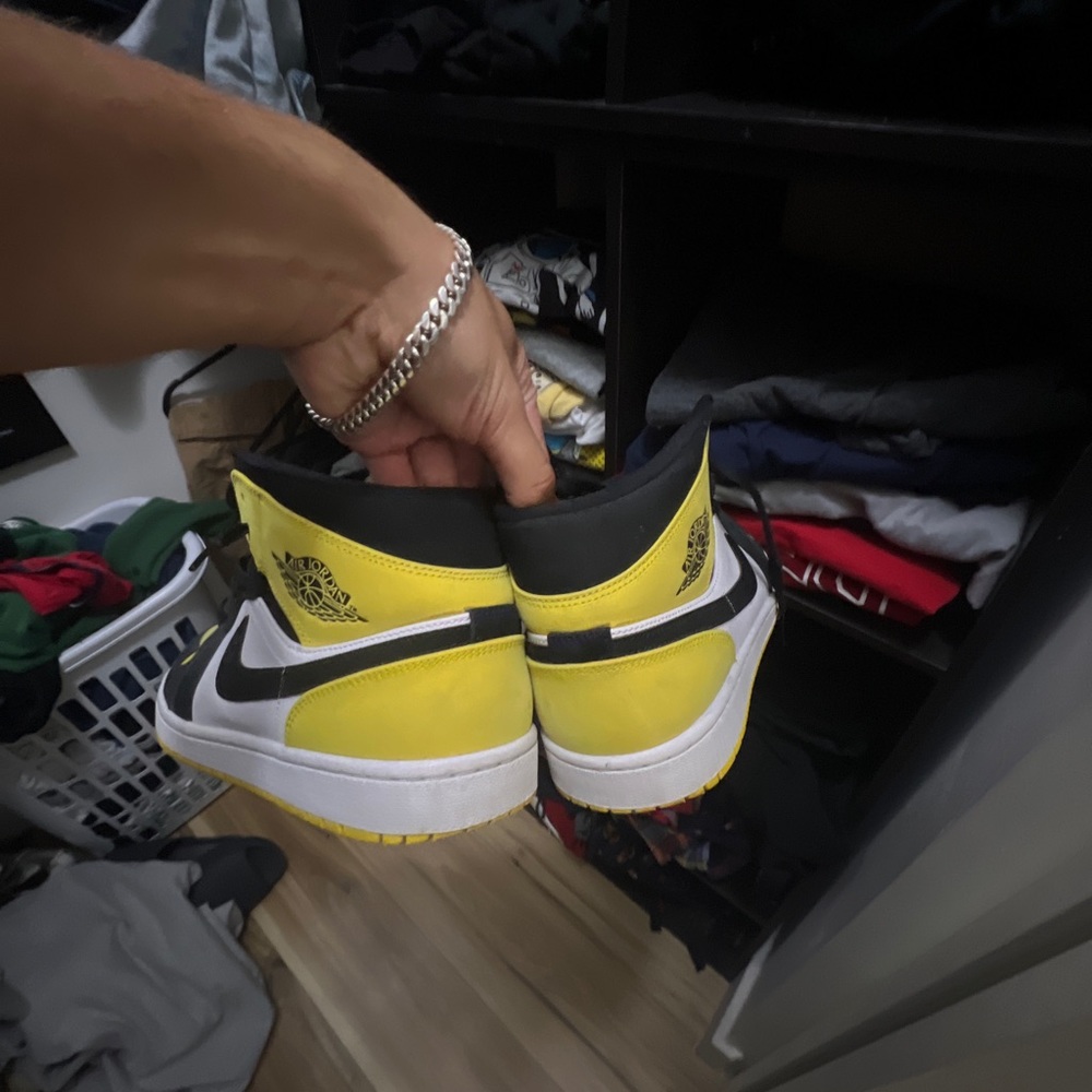 Jordan 1 yellow toe